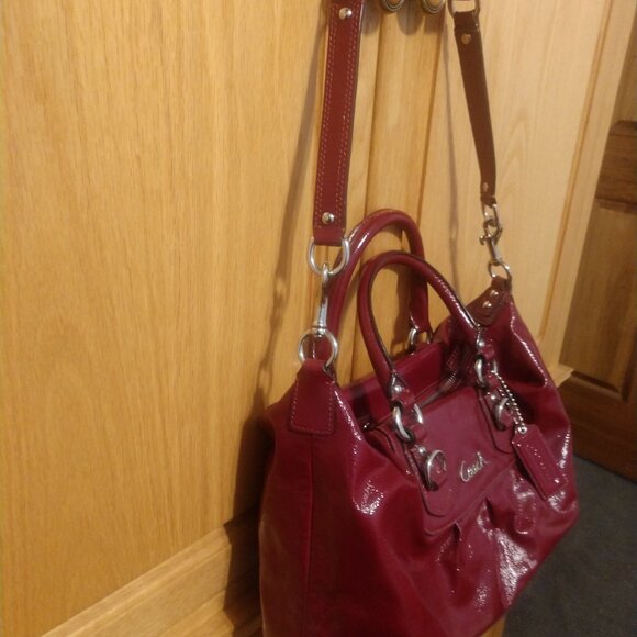 Coach purse - Picture 4 of 7